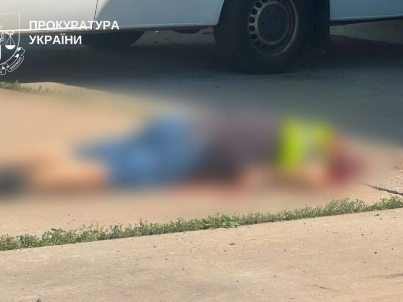 Росіяни вдарили по складу в Броварах, є жертви