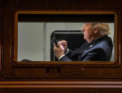 Трамп вирішив заробляти на своїх дописах у Truth Social