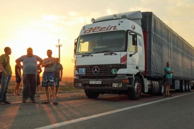 У Києві через спеку обмежили рух вантажівок