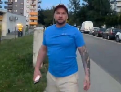 У Польщі чоловік, який нападав на українців, сам прийшов до відділку