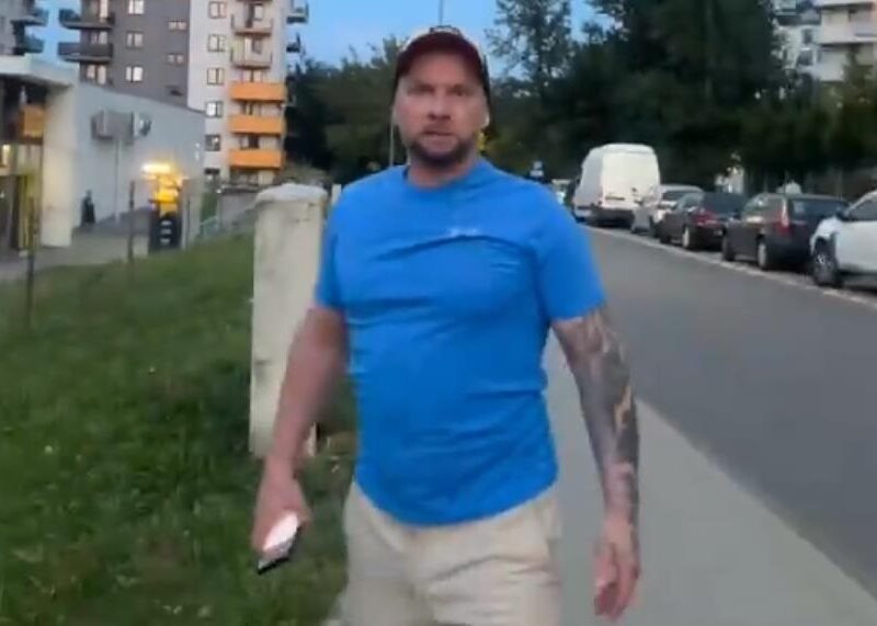 У Польщі чоловік, який нападав на українців, сам прийшов до відділку