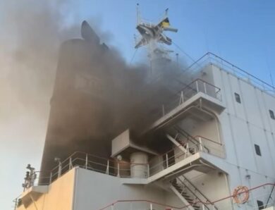 У ВМС пояснили, навіщо РФ атакує старі судна в Миколаєві