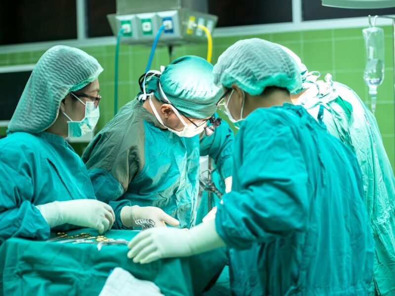 Українські медики врятували дитину завдяки унікальній трансплантації серця