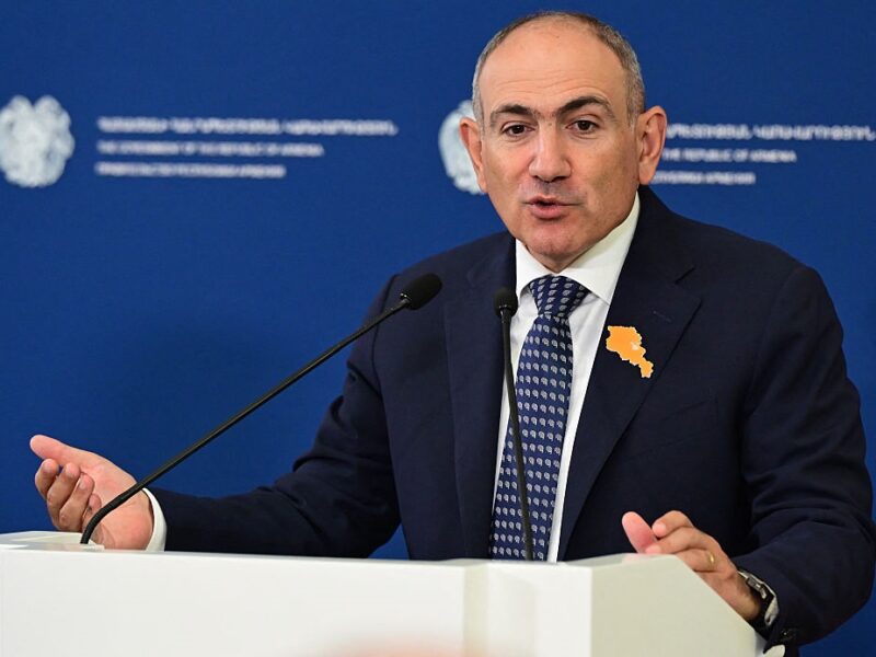 Уряд Вірменії на чолі з Пашиняном подав у відставку