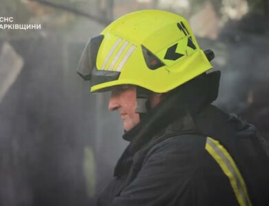 Харків: ліквідація пожежі на складі після нічної атаки БпЛА | ДСНС