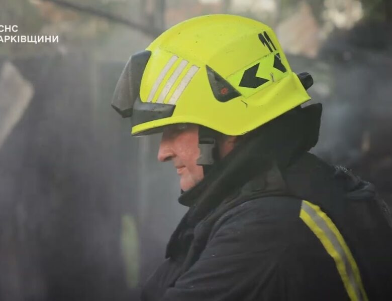 Харків: ліквідація пожежі на складі після нічної атаки БпЛА | ДСНС