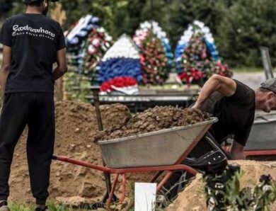 Вибух у ресторані: у Москві таємно поховали генерала